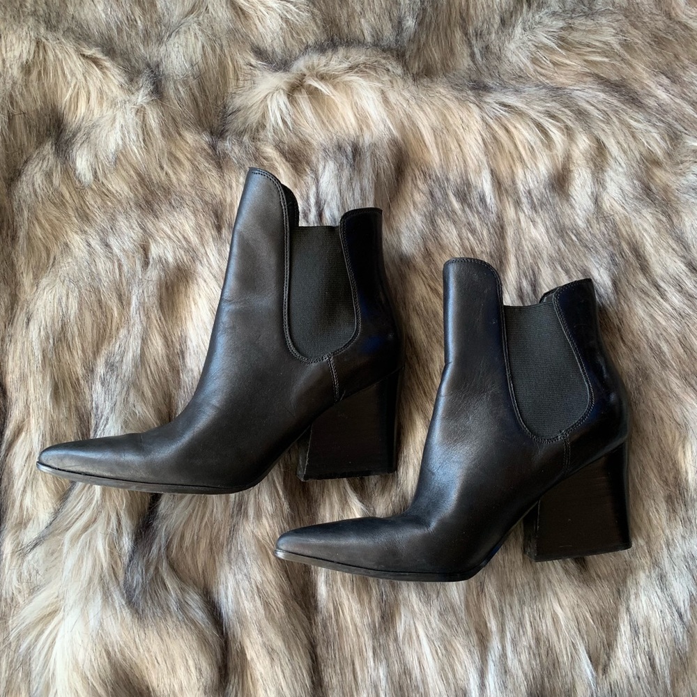 Kendall + Kylie Finley Chelsea Boot 7.5